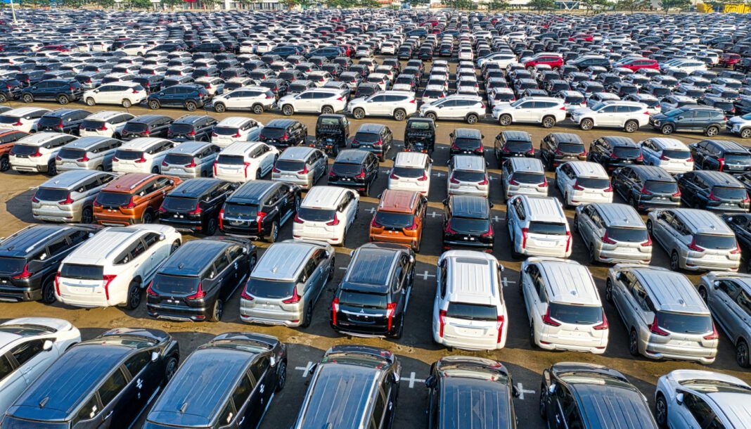 Geschäftsklima der Autoindustrie fällt deutlich, Materialknappheit nimmt zu