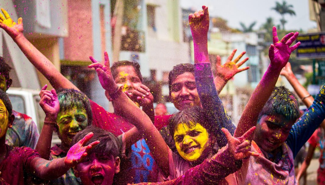 Holi Festival 2023 NRW — Termine, Orte und Rückblick auf das Farbenfest