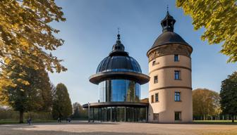 Neuer Schlossturm-Anblick in Fulda sorgt für Kontroversen: Krone, Krake oder Kralle?