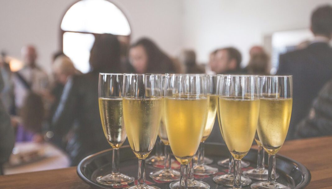 Pro Kopf weniger Sekt und Prosecco Verbrauch 2024 deutlich gesunken Pro Kopf weniger Sekt und Prosecco Verbrauch 2024 deutlich gesunken