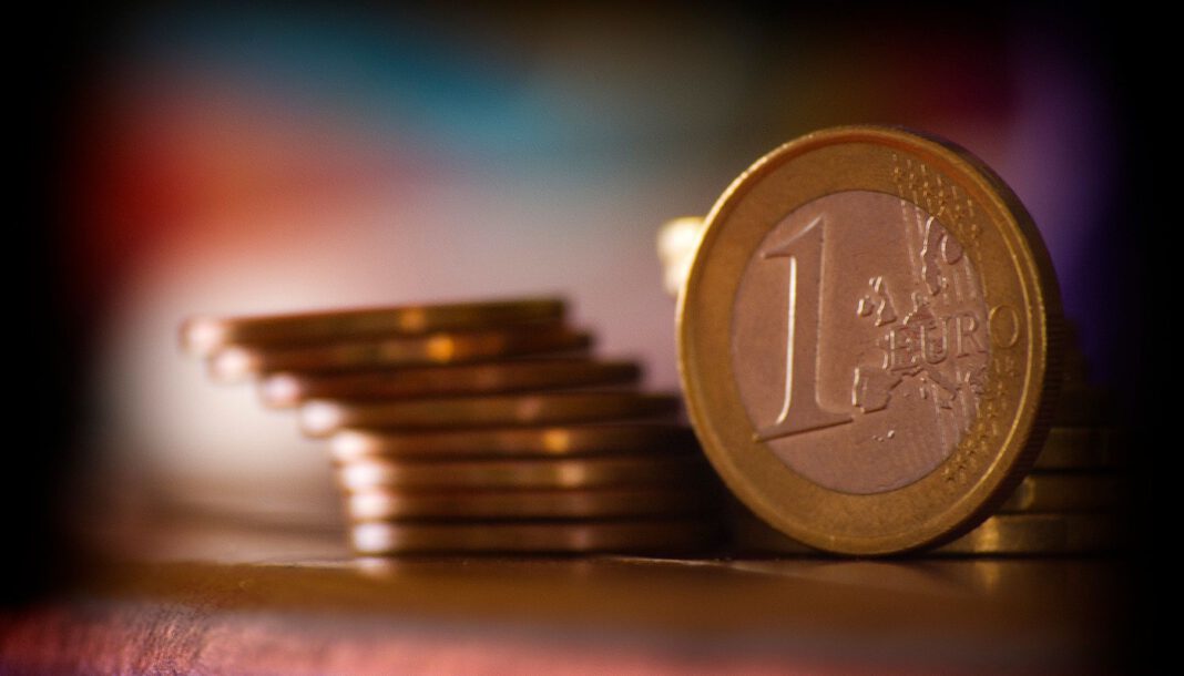 Studie: Ein Euro für junge Erwachsene bringt rund dreimal so viel sozialen Nutzen wie für Ältere
